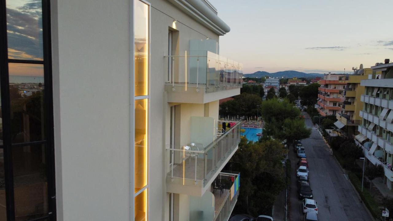Solemare Hotel E Residence Misano Adriatico Eksteriør bilde