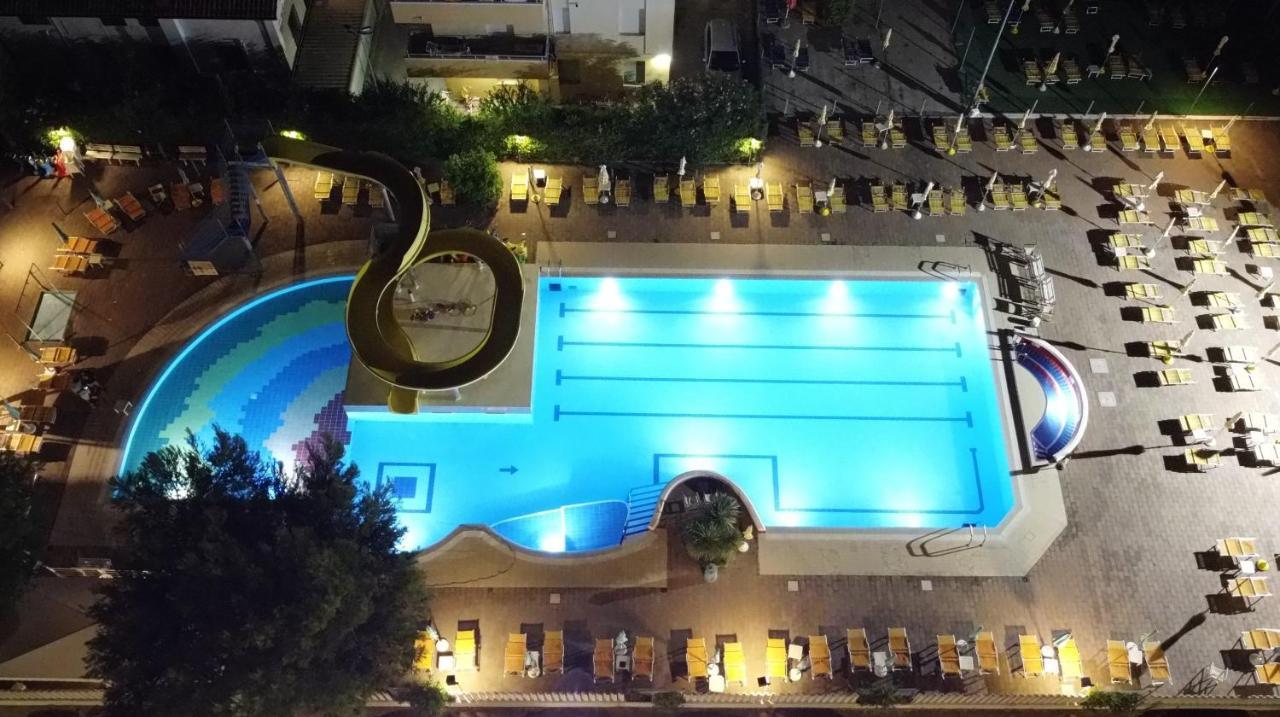 Solemare Hotel E Residence Misano Adriatico Eksteriør bilde